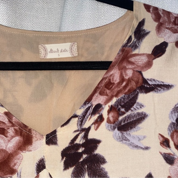 ALTAR’D STATE TOP - Picture 3 of 4